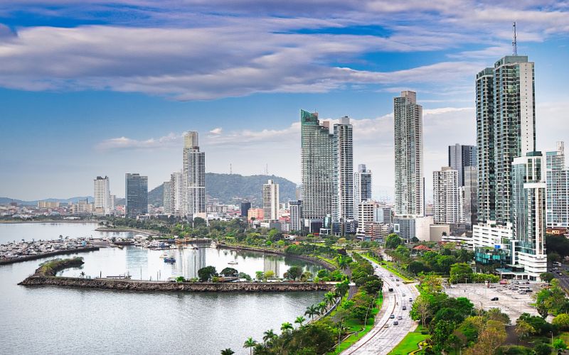 Panama Qualified Investor